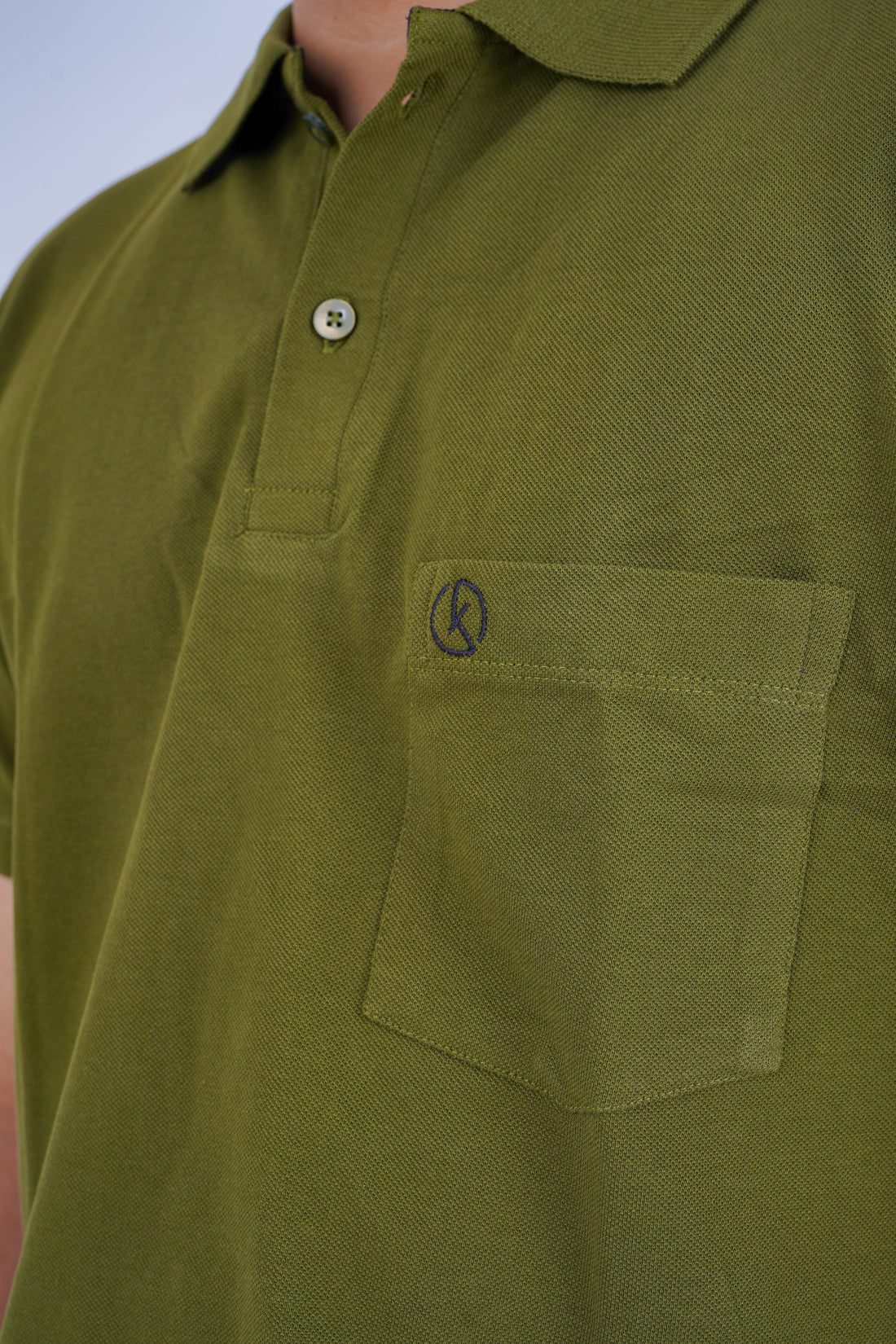 EVERYDAY ESSENTIAL POLO – OLIVE